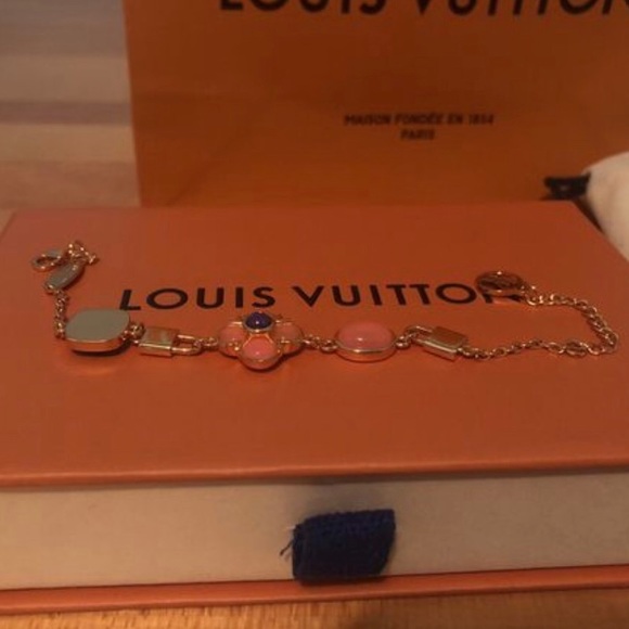 LOUIS VUITTON WOMENS NECKLACE - Picture 3 of 3